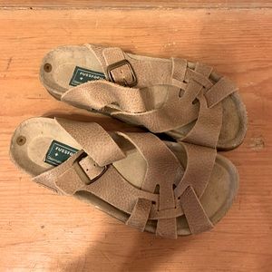 Women’s Viking Birkenstock style sandal brown leather. Size 36